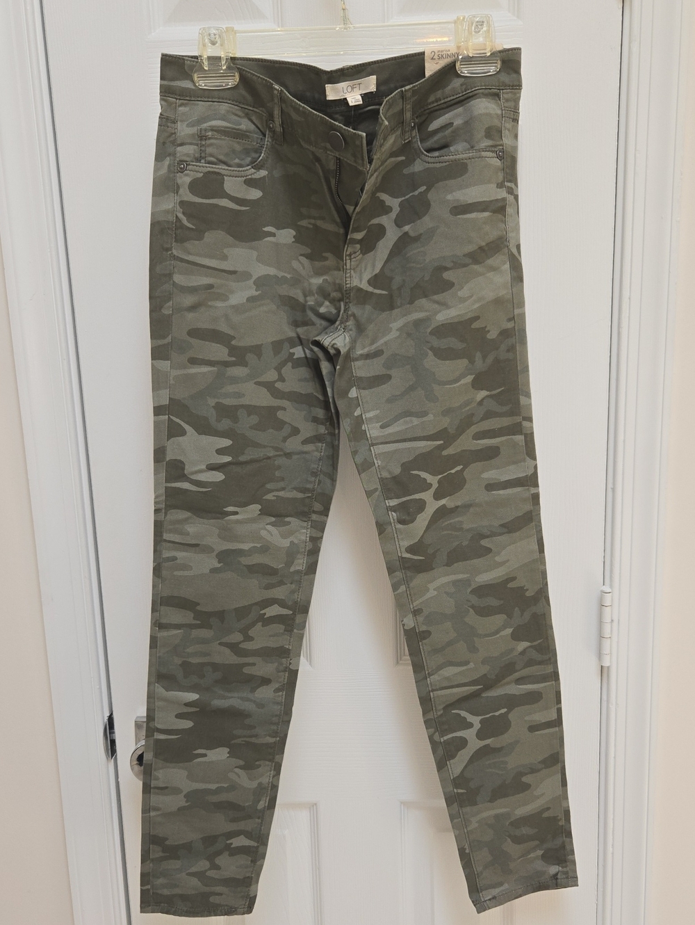 LOFT Green Camo Skinny Pants